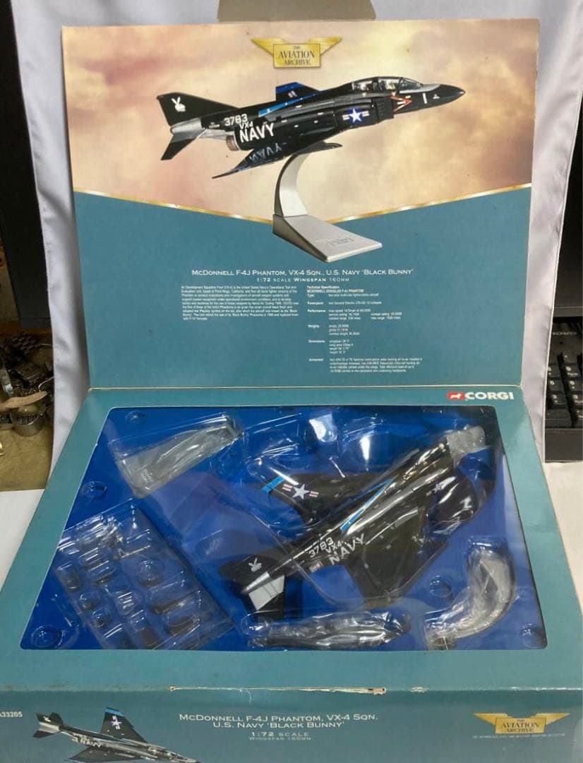 コーギー F-4J マクドネル ファントム VX-4 ブラックバニー 1/72
