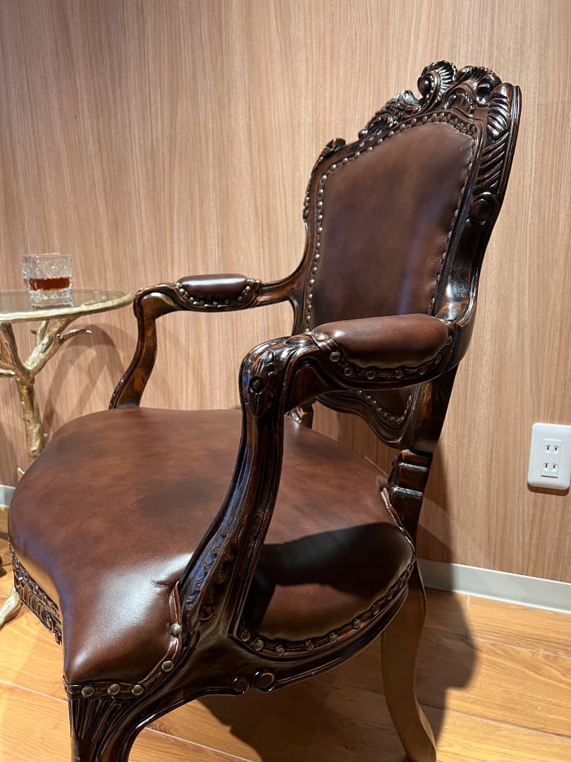 クラシックスタイル ダークブラウン レザー椅子