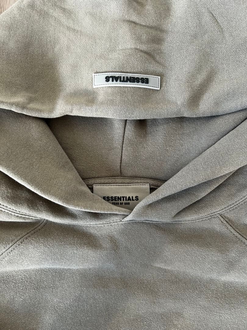 【美品】ESSENTIALS パーカー フーディーfod fear of god