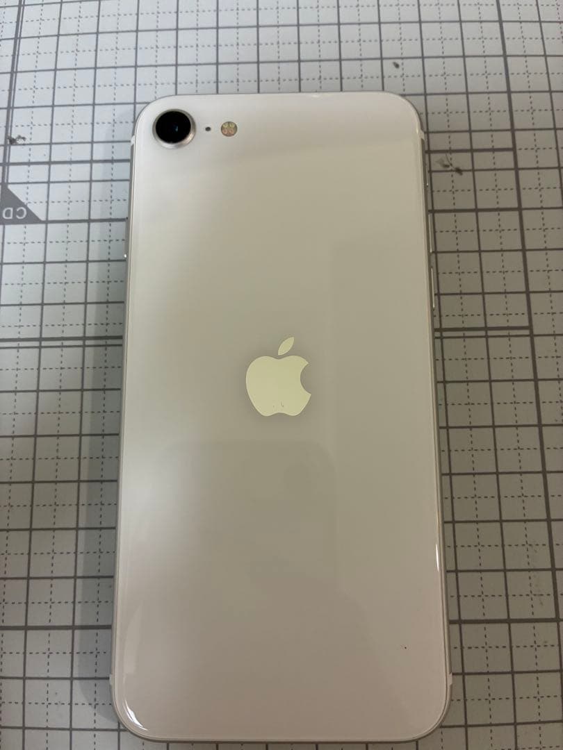 美品✨ iPhonese2即購入⭕️ ほぼ未使用‼️