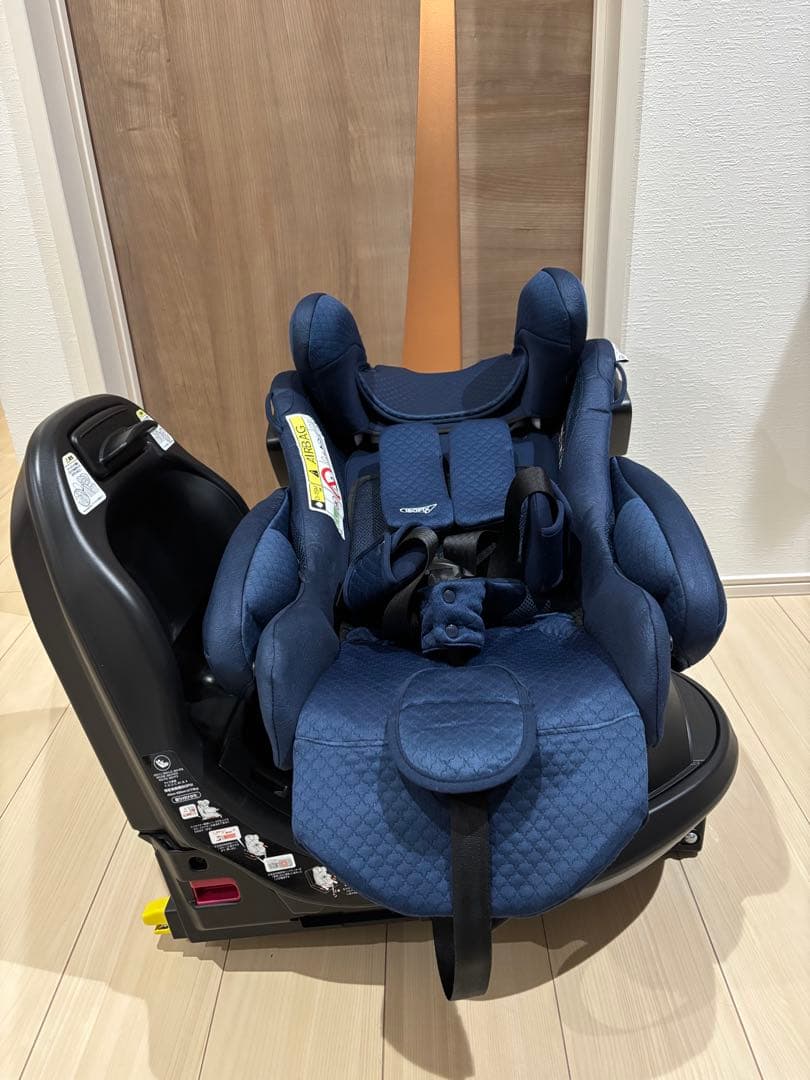 アップリカ フラディアグロウ ISOFIX プレミアム360°セーフティ　清掃済