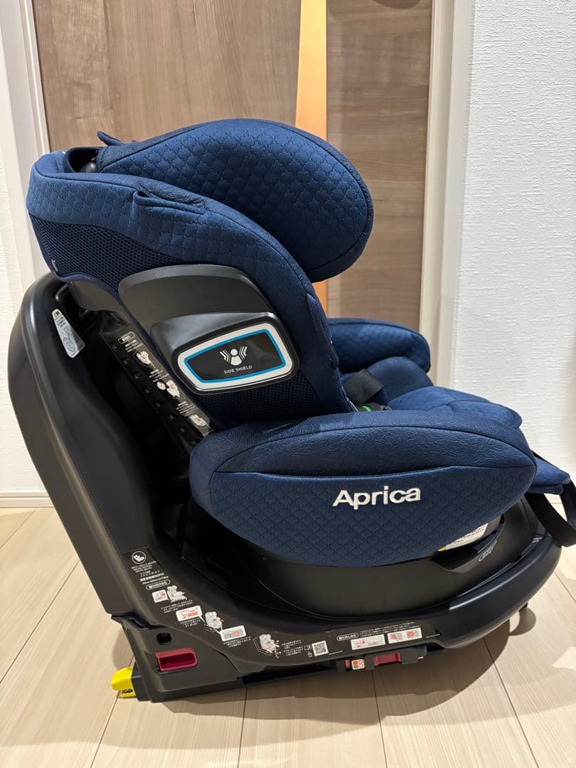 アップリカ フラディアグロウ ISOFIX プレミアム360°セーフティ　清掃済