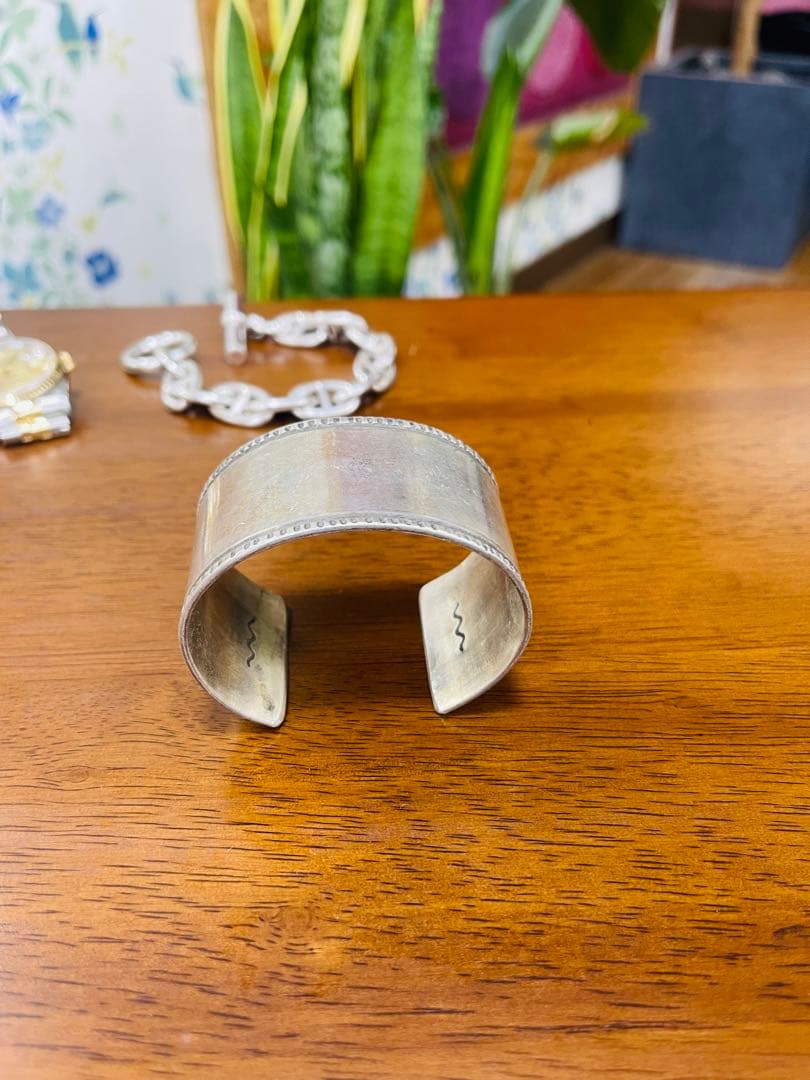 唯一無二 インディアンジュエリー ナバホ族 バングル ブレスレット シルバー