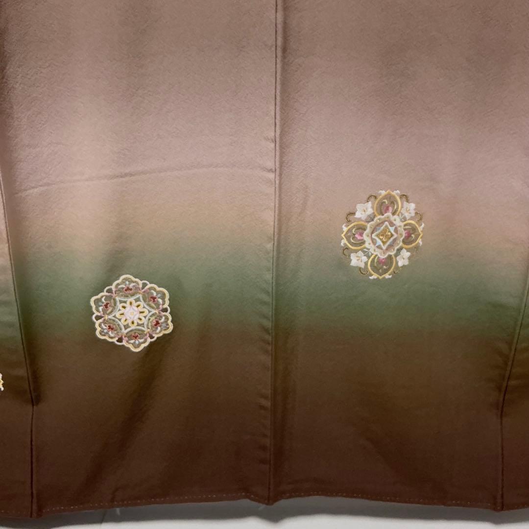 b88 正絹　袷　訪問着　総刺繍　華文　金糸　着物