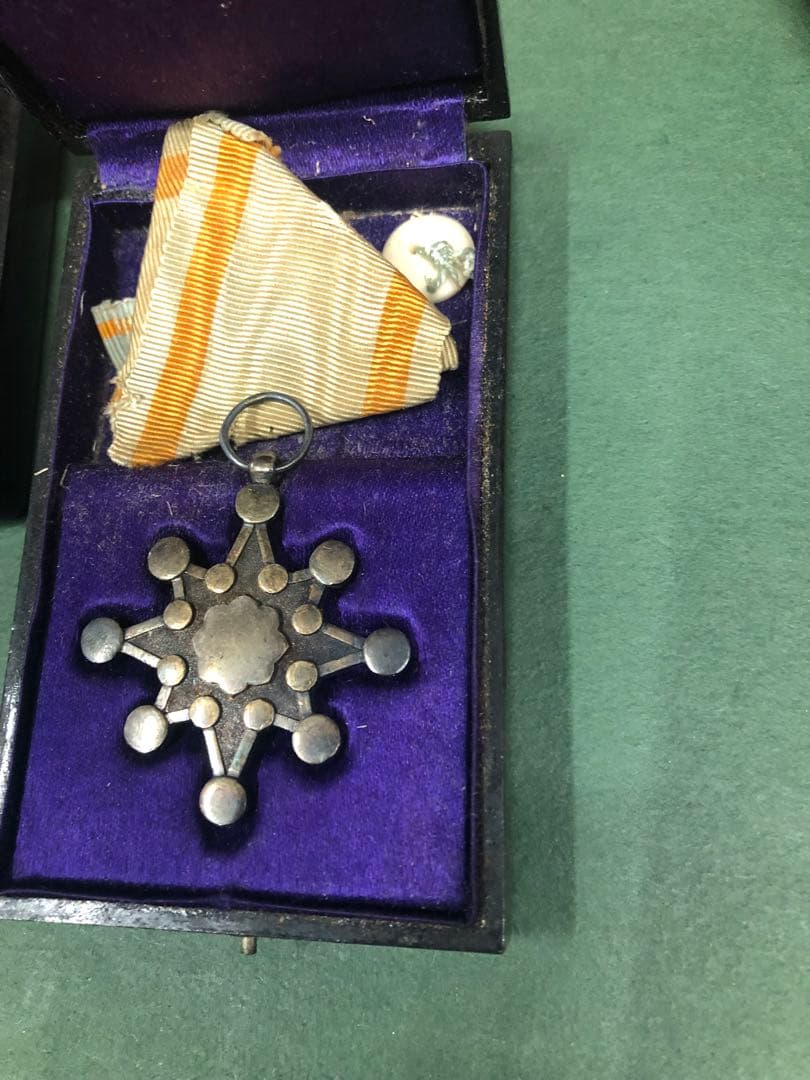 勲章セット　七種　銀杯付