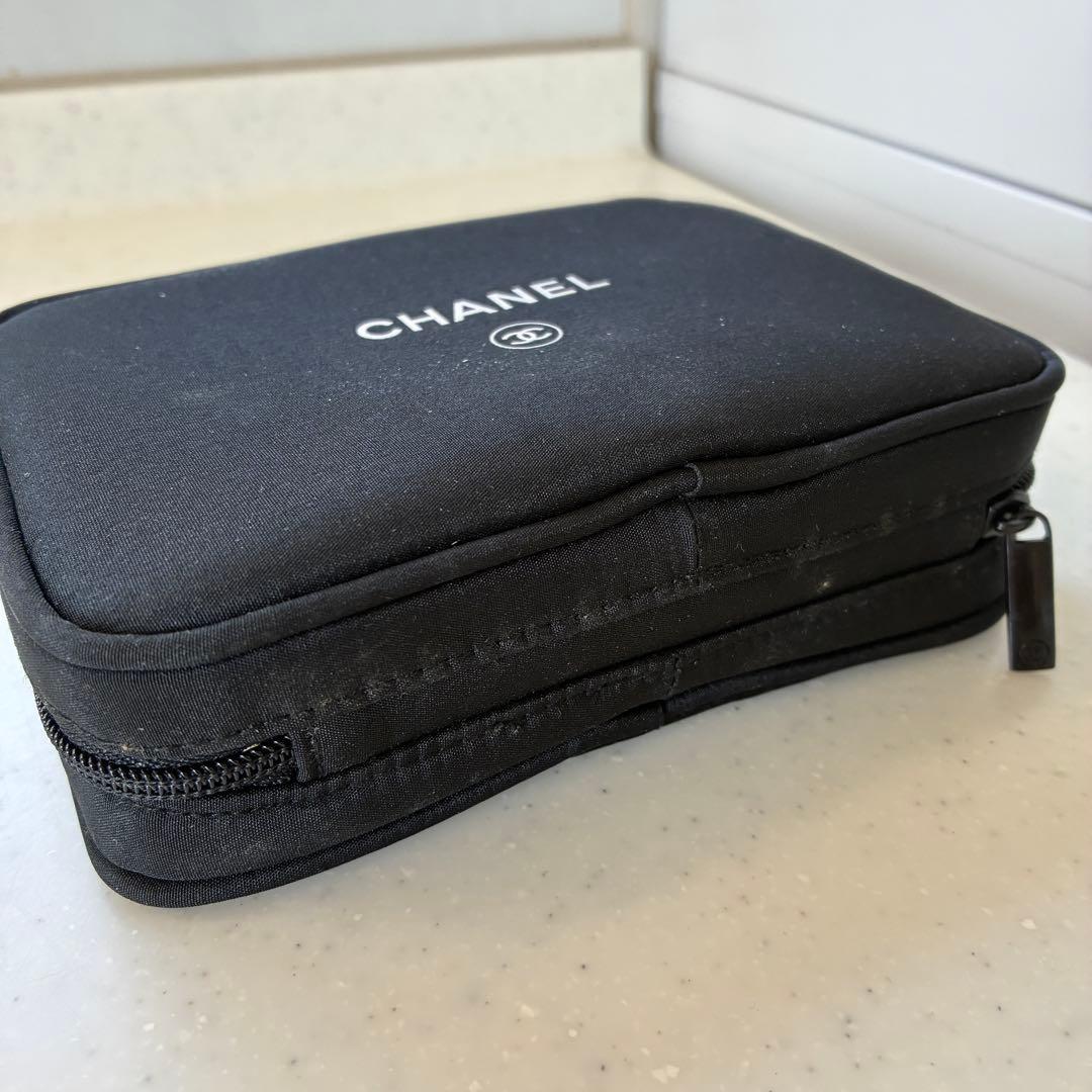 新品未開封　正規限定品　CHANEL メイクミニブラシセット　6本　ポーチ付き