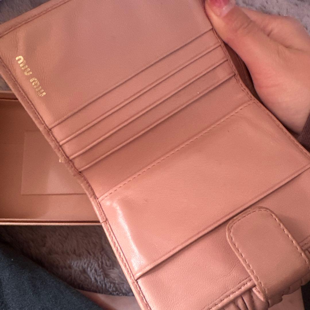 値下げmiumiu マテラッセ 二つ折り財布