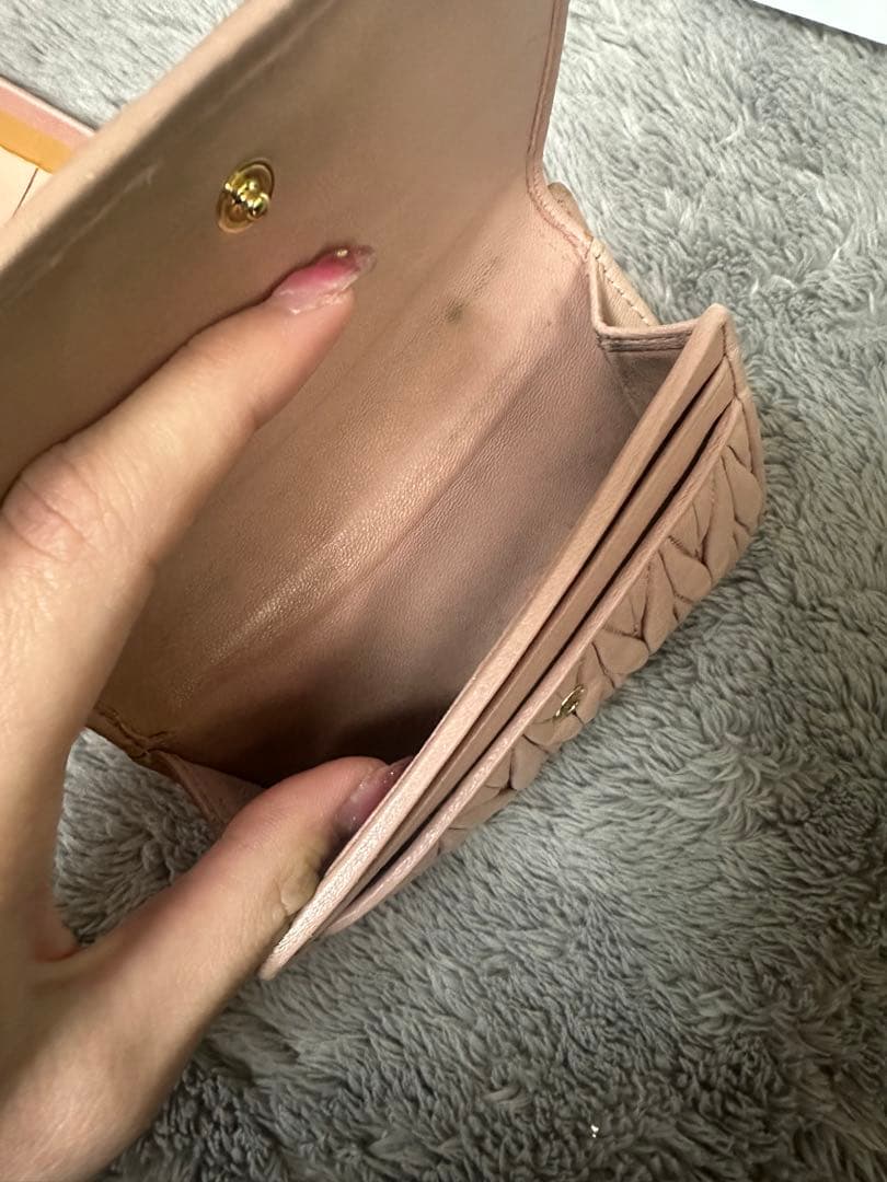 値下げmiumiu マテラッセ 二つ折り財布
