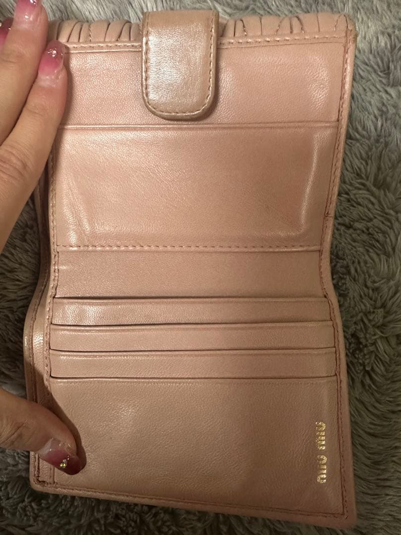 値下げmiumiu マテラッセ 二つ折り財布