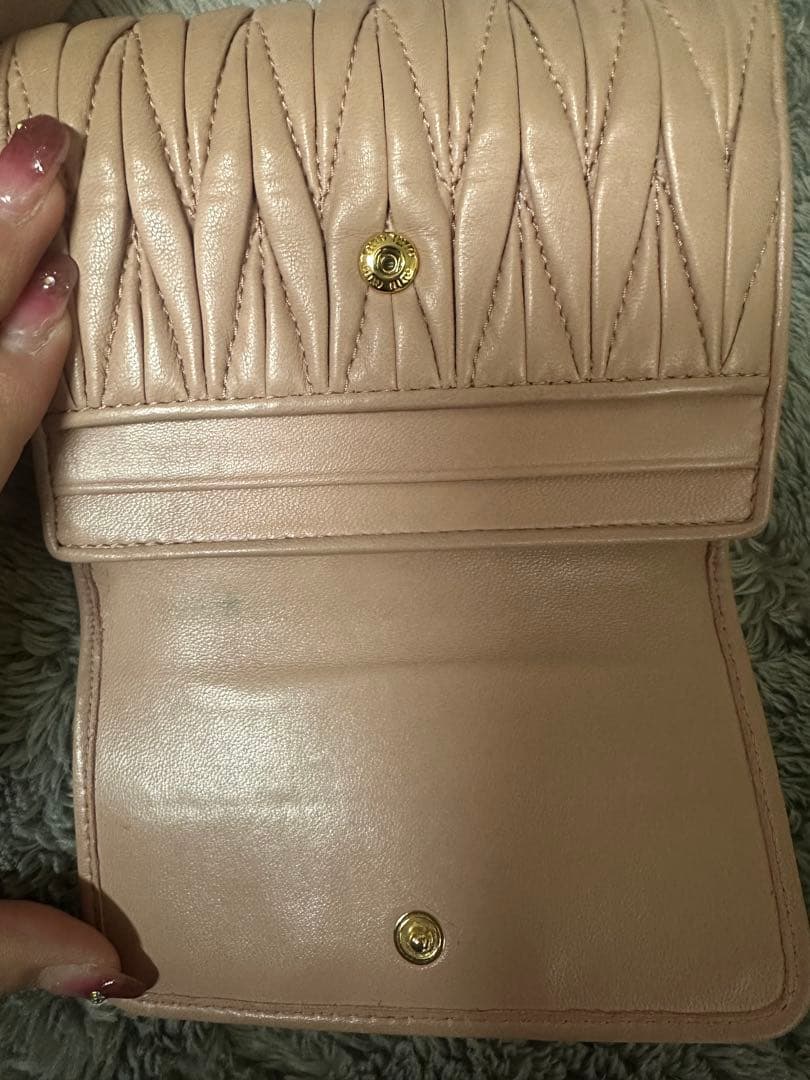 値下げmiumiu マテラッセ 二つ折り財布
