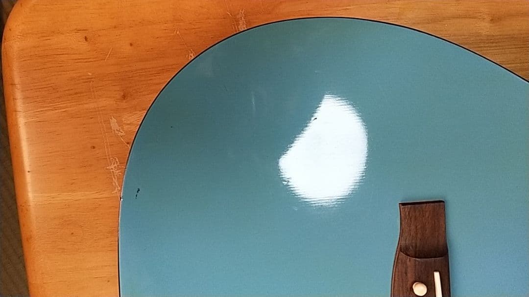 TVジョッキーの青いギター