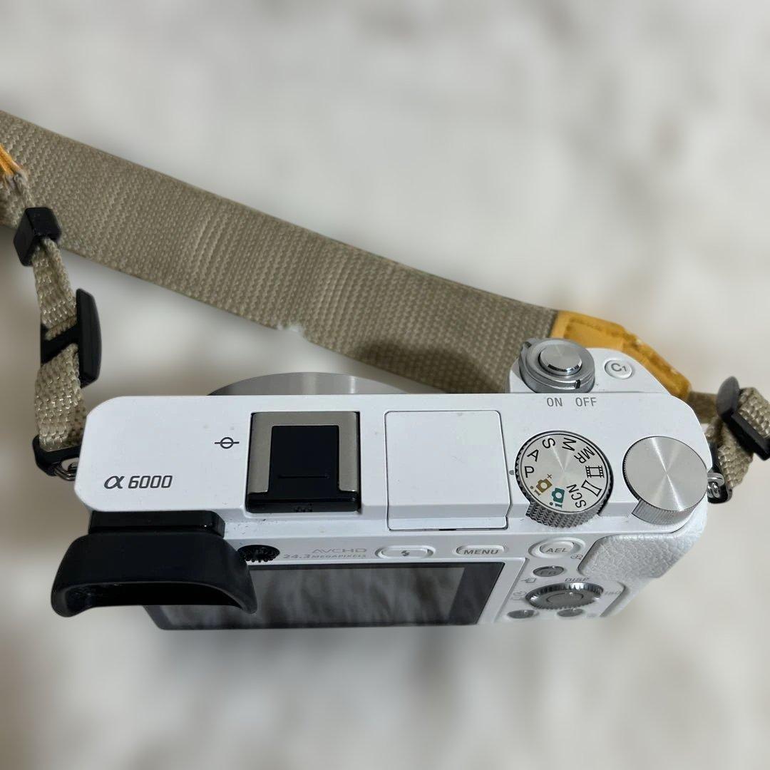 【美品】SONY α6000 ボディILCE-6000 ホワイト