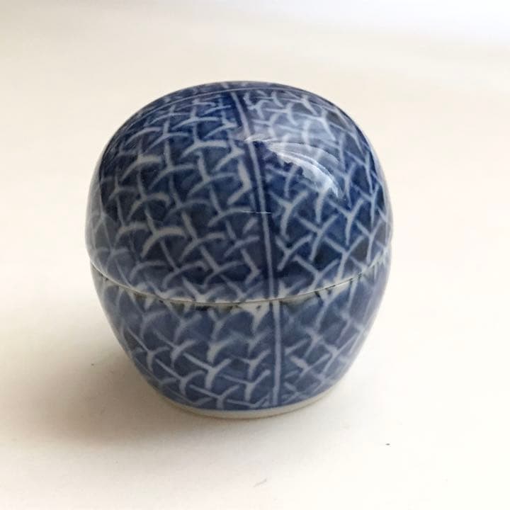 肥前有田　人間国宝　今泉今右衛門　香合