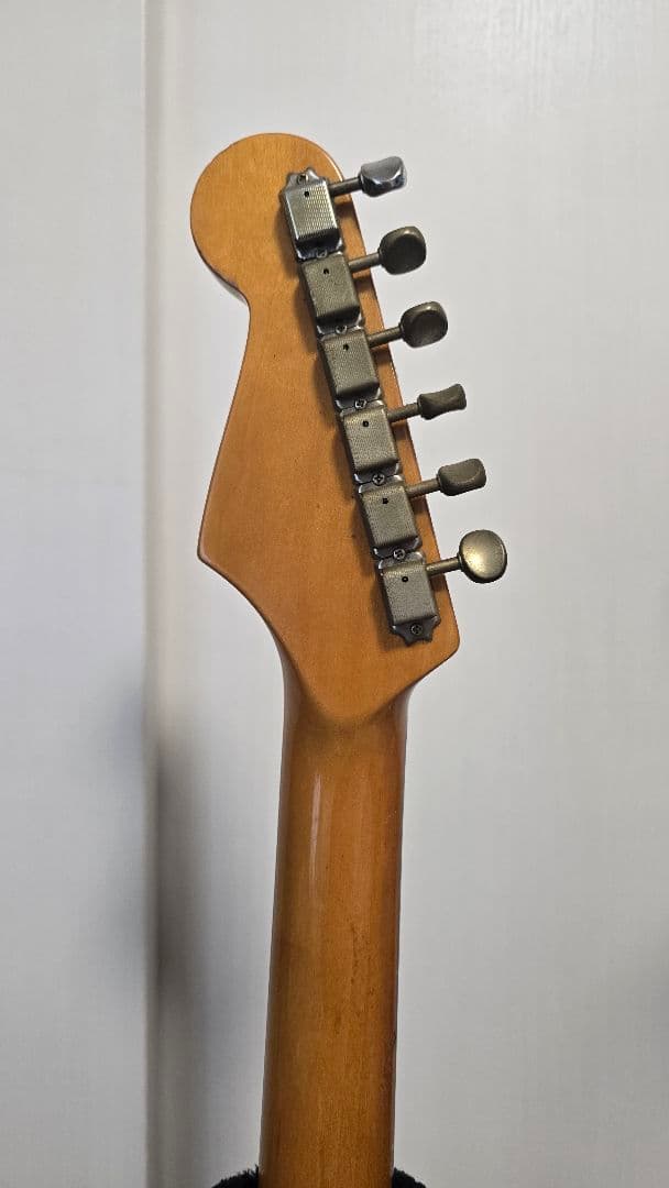 ブラック エレキギター ストラトキャスタータイプ