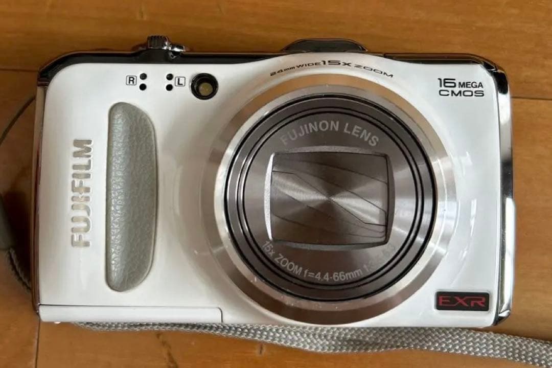 富士フイルム　コンパクトデジタルカメラ、「FinePix F600EXR」
