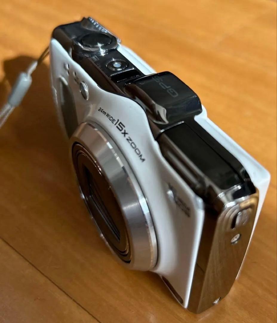 富士フイルム　コンパクトデジタルカメラ、「FinePix F600EXR」