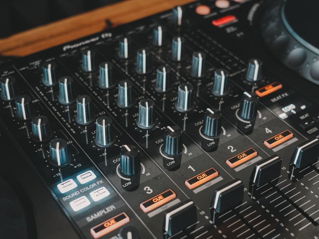 【アイボリー】【美品・付属品有】Pioneer DJ DDJ-1000