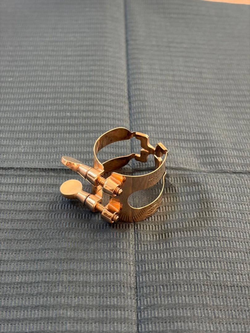 テナーサックス用リガチャー　ハリソン　ピンクゴールド