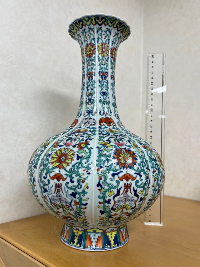 中国清乾隆年製銘斗彩八宝紋瓶官窯アンティーク唐物　骨董古美術江戸コレクション青磁
