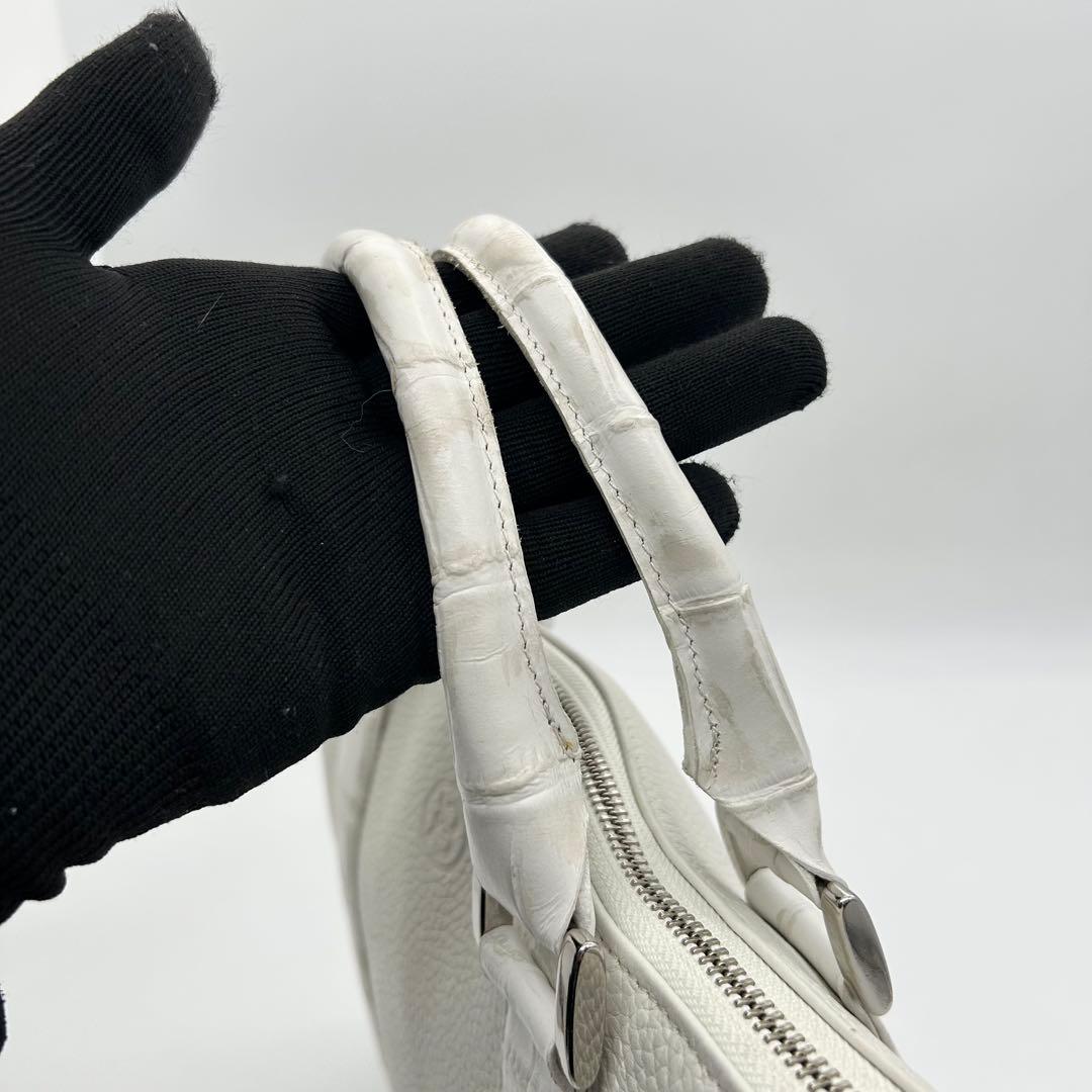 未使用級　バジョルゴ　ビジネスバッグ　クロコ型押し　レザー　ロゴ　白　A4可能