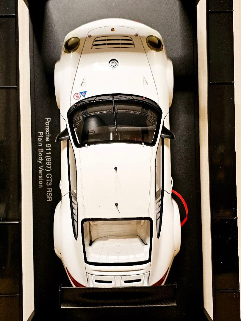 オートアート1/18ポルシェ911(997) GT3RSR 2010