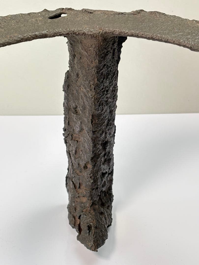 釜師【畠春斎】造 鉄製 笹爪虫喰 五徳 共箱 R811104