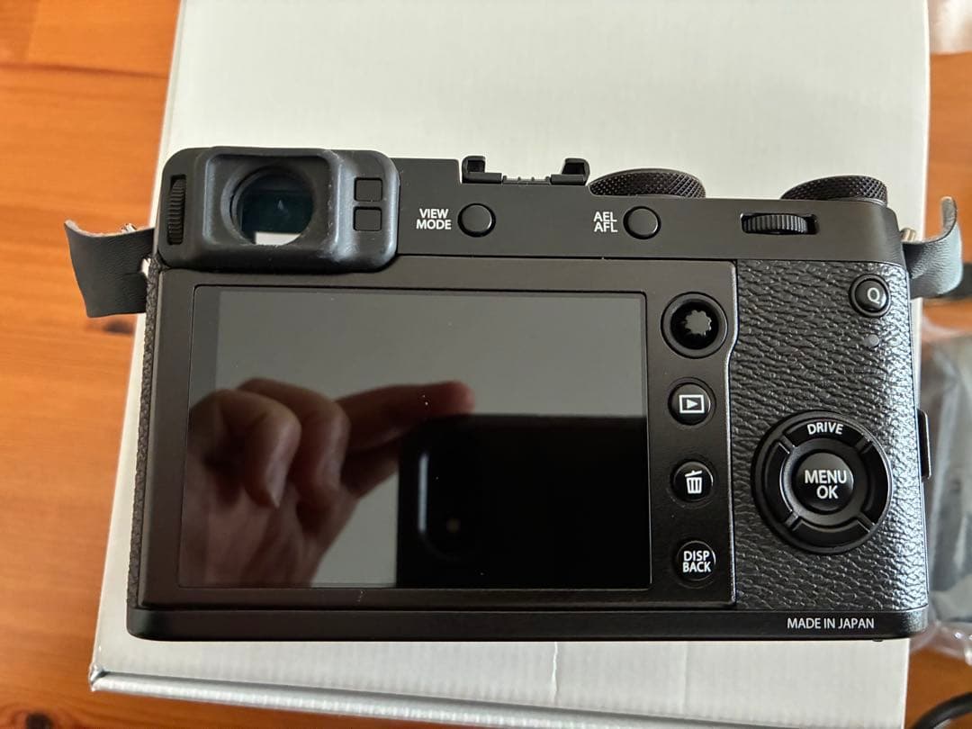 ⭐︎極上品1100ショット　富士フイルム　fujifilm X100f おまけ付き