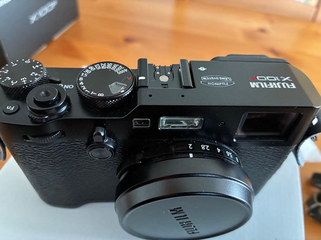 ⭐︎極上品1100ショット　富士フイルム　fujifilm X100f おまけ付き