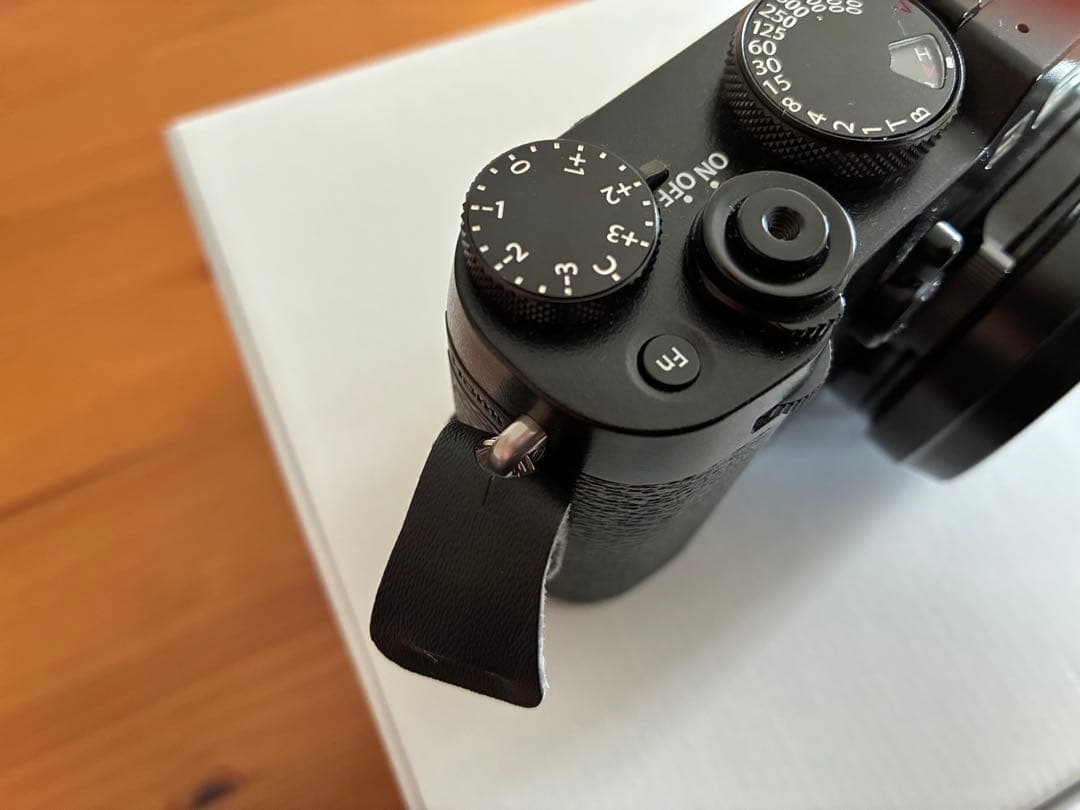 ⭐︎極上品1100ショット　富士フイルム　fujifilm X100f おまけ付き