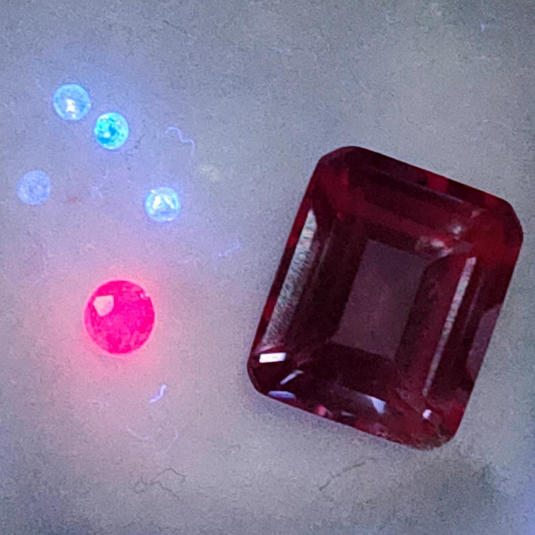 カラーチェンジ＆蛍光ルース(スピネル・合成サファイア・ダイヤ)