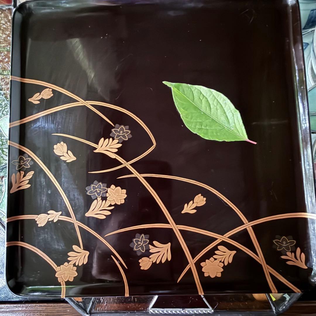 新春特別価格‼️JAPAN蒔絵 『白百合vs黒百合』明治八寸膳 5客