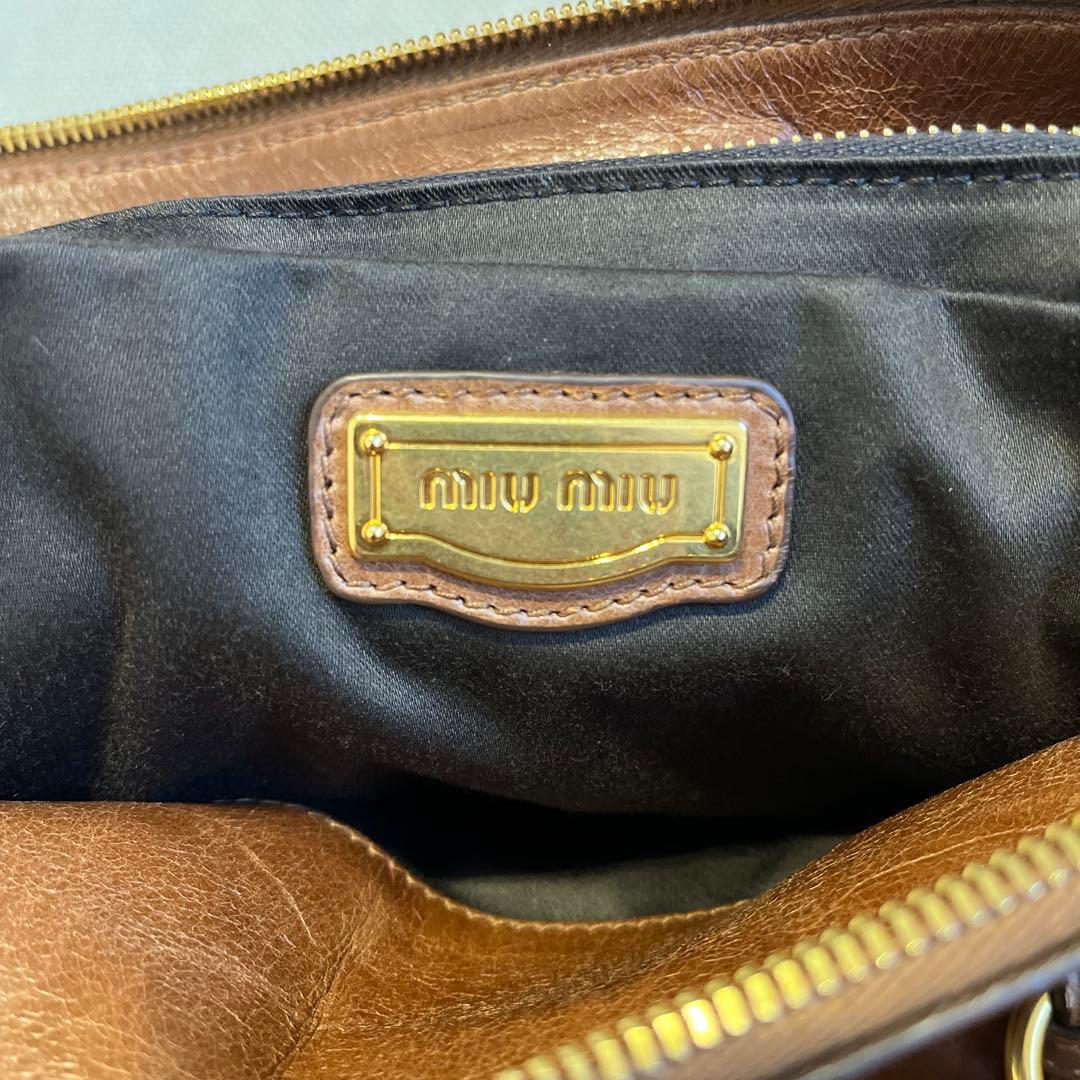 miu miu ブラウンレザー ハンドバッグ