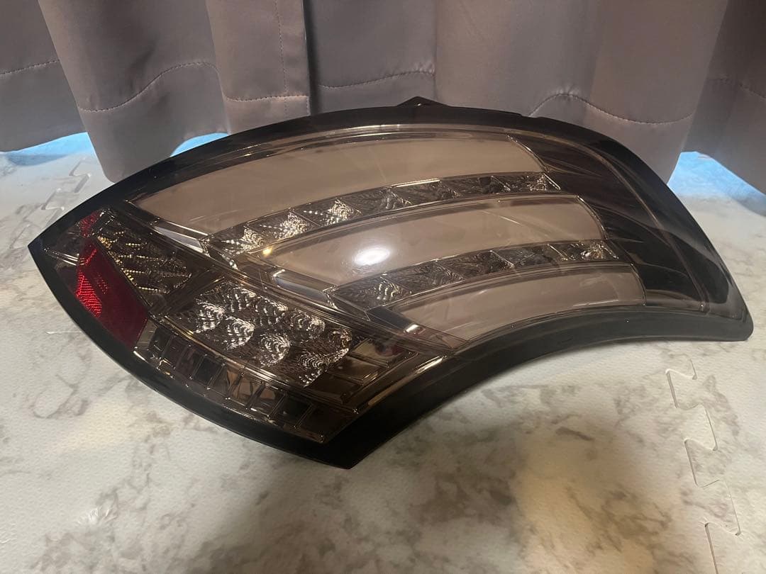 g*7様 zc32s スイスポLEDテールランプ スモーク 2個セット　(中古)