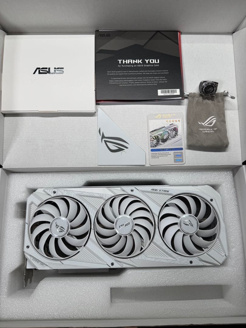 グラフィックボード・グラボ・ビデオカード ROG STRIX RTX3070 White Edition OC 8GB