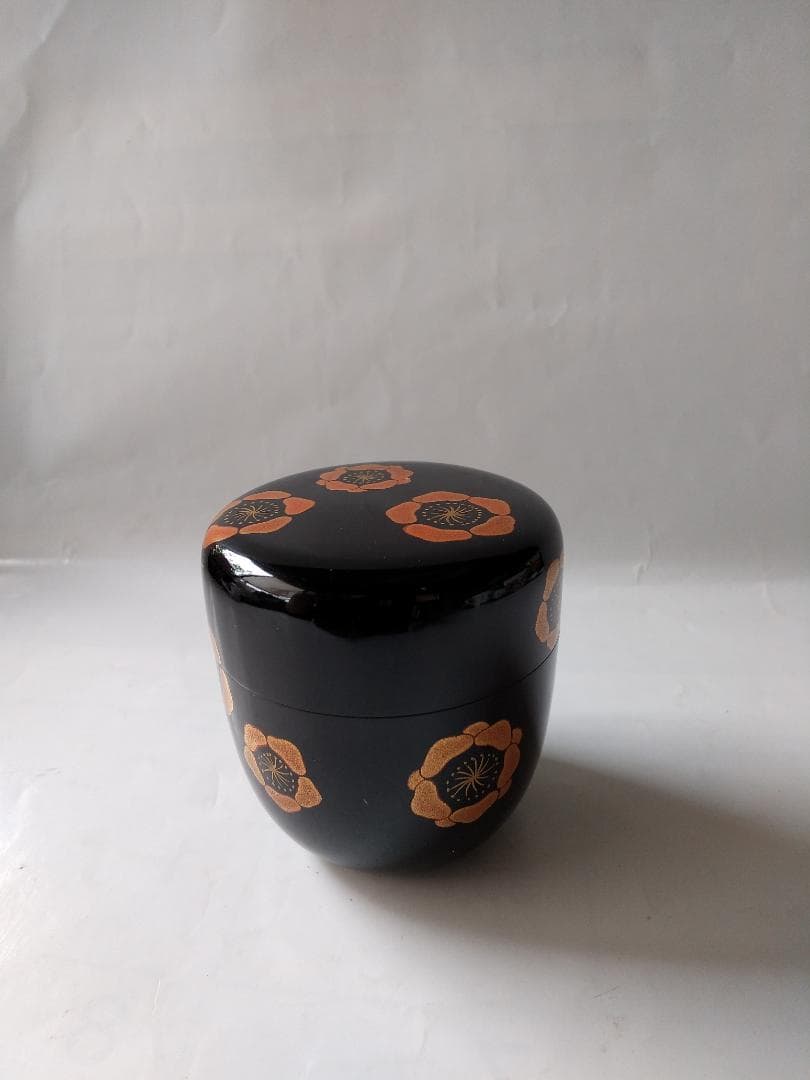 松下壬映 作 「 梅 」 蒔絵 漆器 漆芸 抹茶 茶道具 共箱 美品 です。