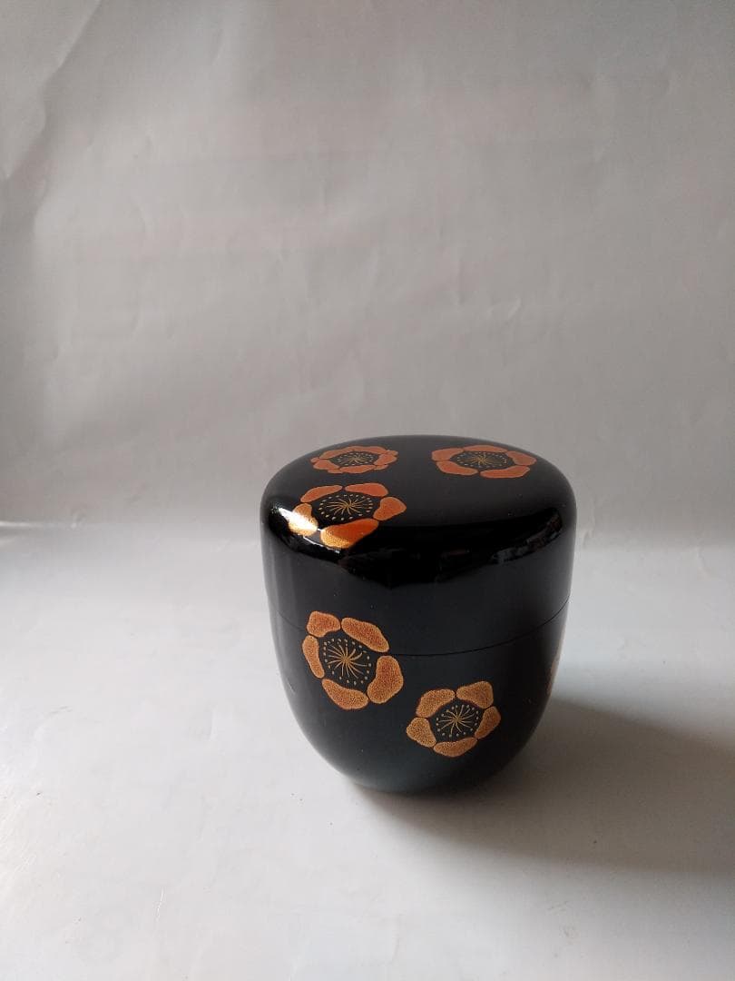 松下壬映 作 「 梅 」 蒔絵 漆器 漆芸 抹茶 茶道具 共箱 美品 です。