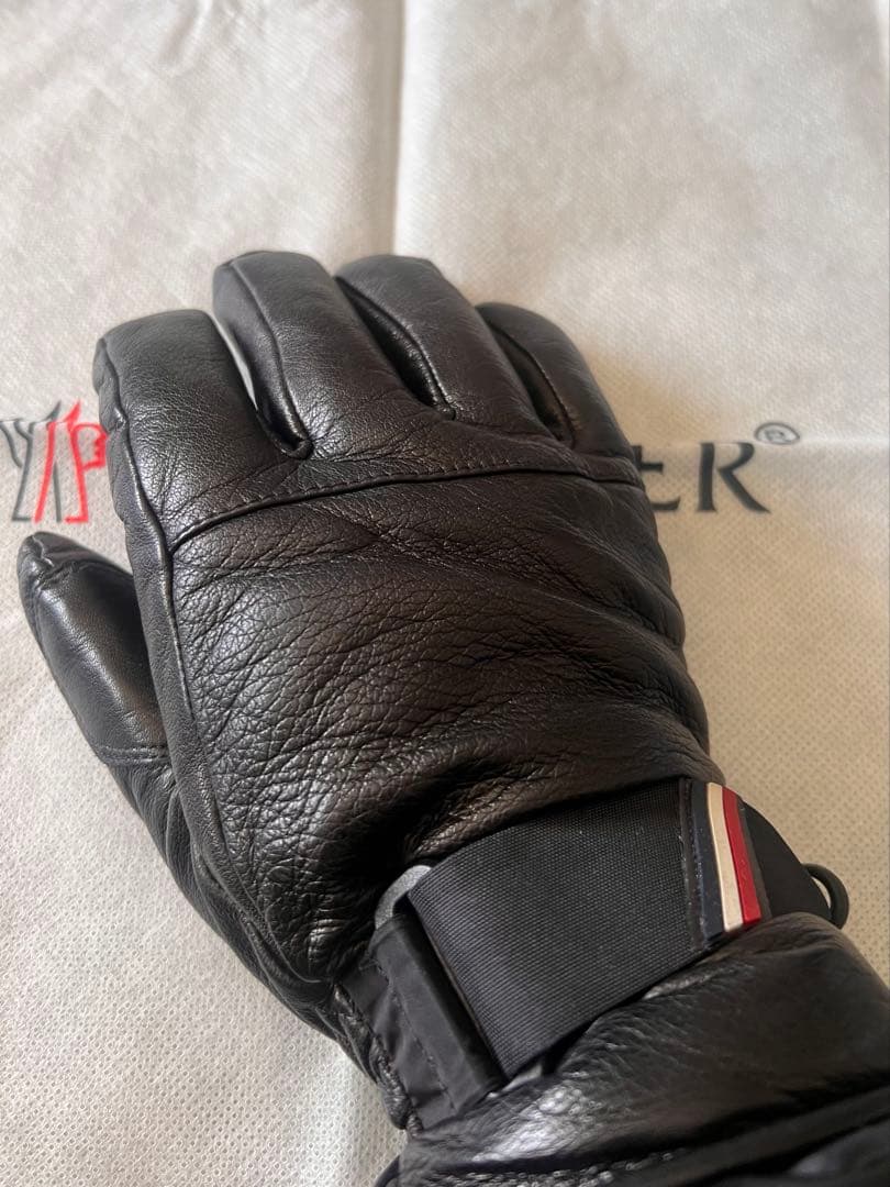 モンクレール　本革手袋