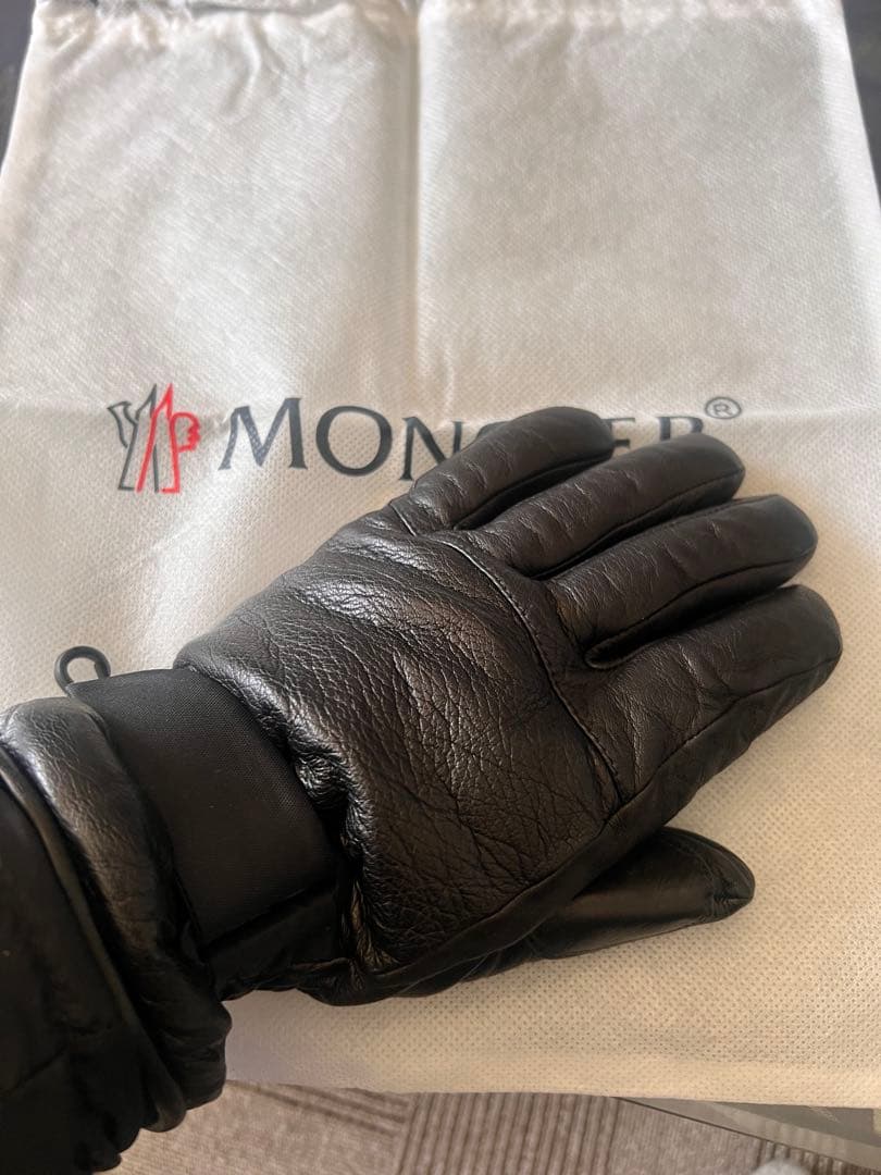 モンクレール　本革手袋