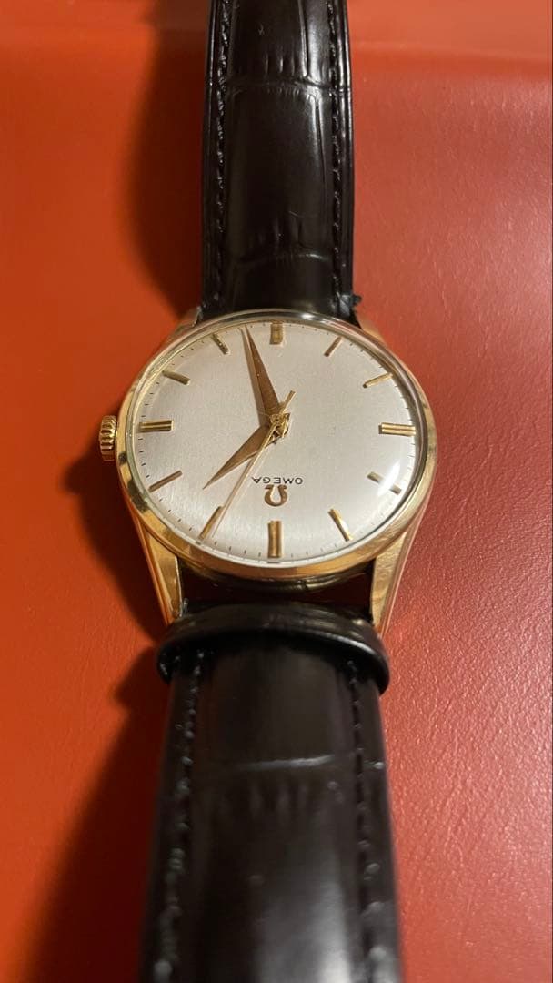 T*M様 【極美品／良稼働】オメガ Cal284 アイボリー調シルバーダイアル