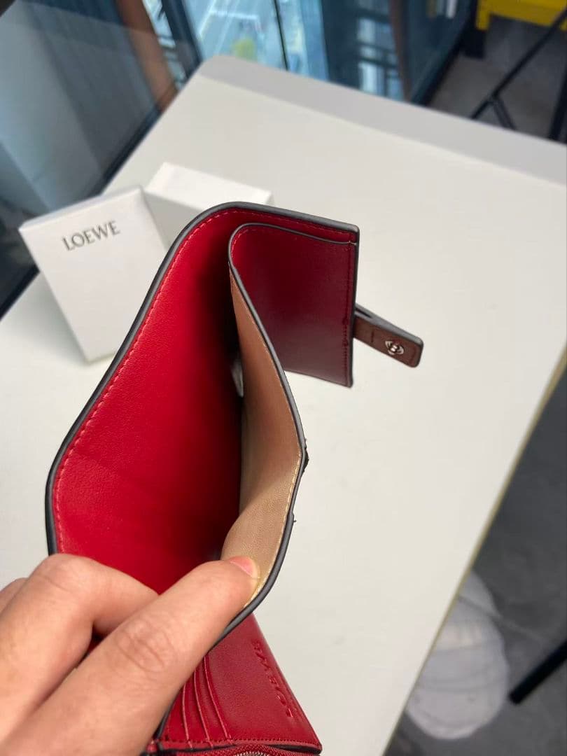 LOEWE ブラウンレザー 三つ折り財布