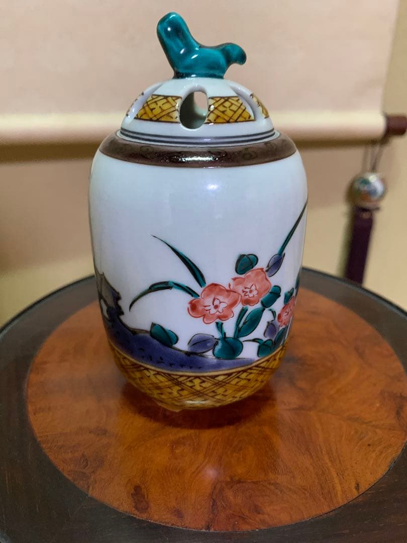 九谷香炉　三代為吉