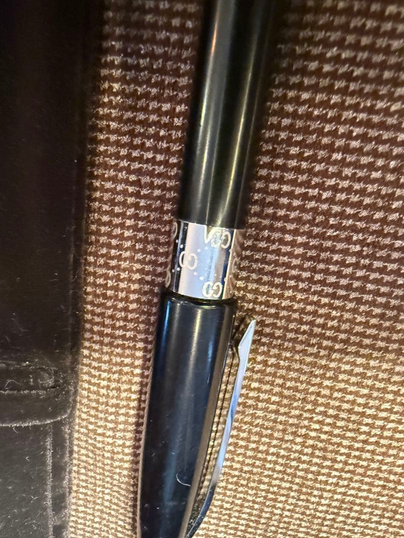 GUCCI ブラックボールペン ケース付き