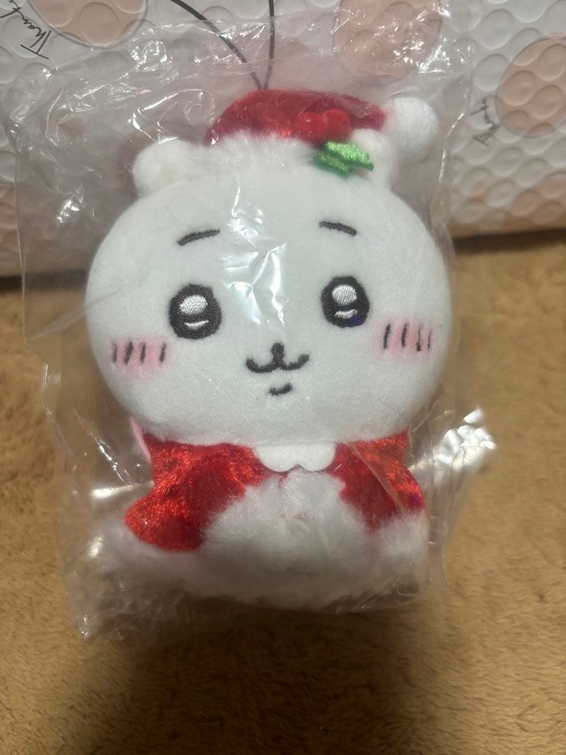 ちいかわ サンタさんだ！持ちますマスコット ちいかわ ハチワレ うさぎ