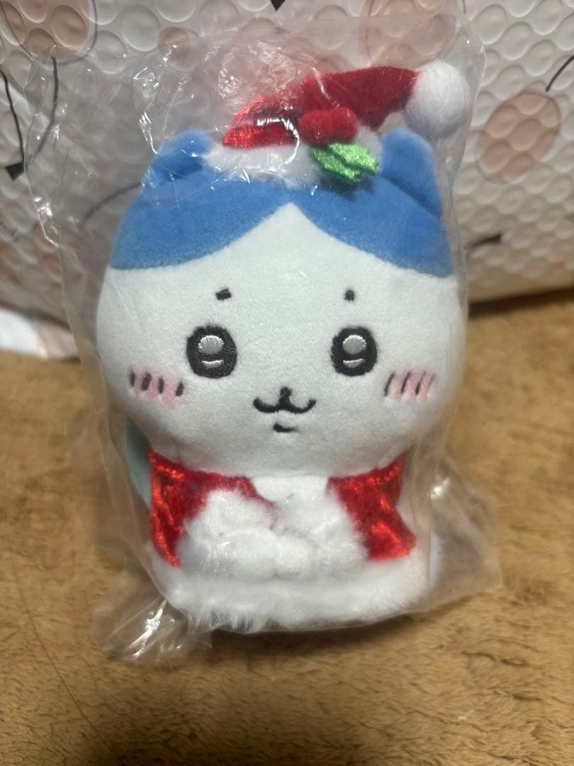 ちいかわ サンタさんだ！持ちますマスコット ちいかわ ハチワレ うさぎ