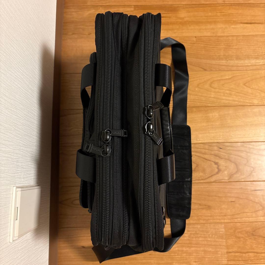 ブラックビジネスバッグ 多ポケット　26141DH