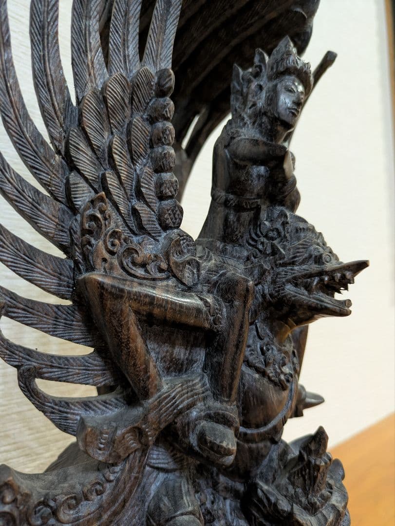 ガルーダ像オブジェ