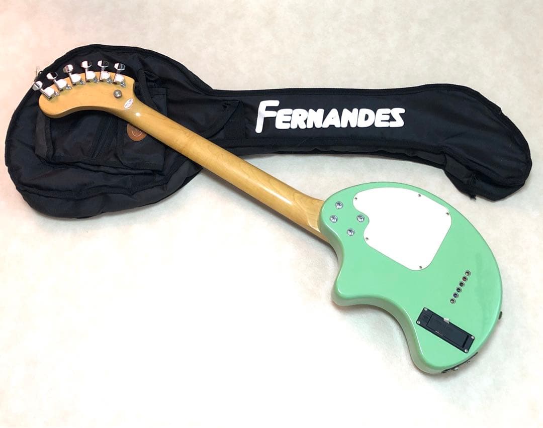 【超美品】ZO-3 ミントグリーン アンプ内蔵ミニギター 専用ケース付き！！