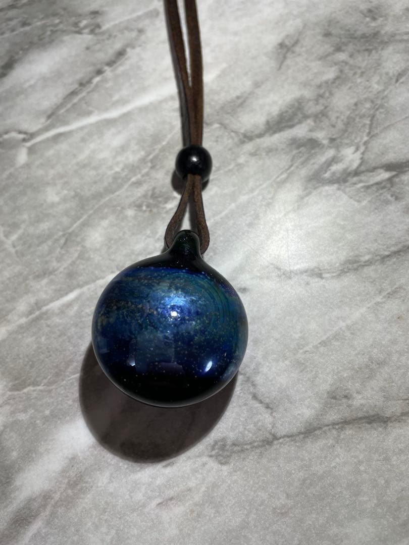 ガラス製　宇宙ペンダント