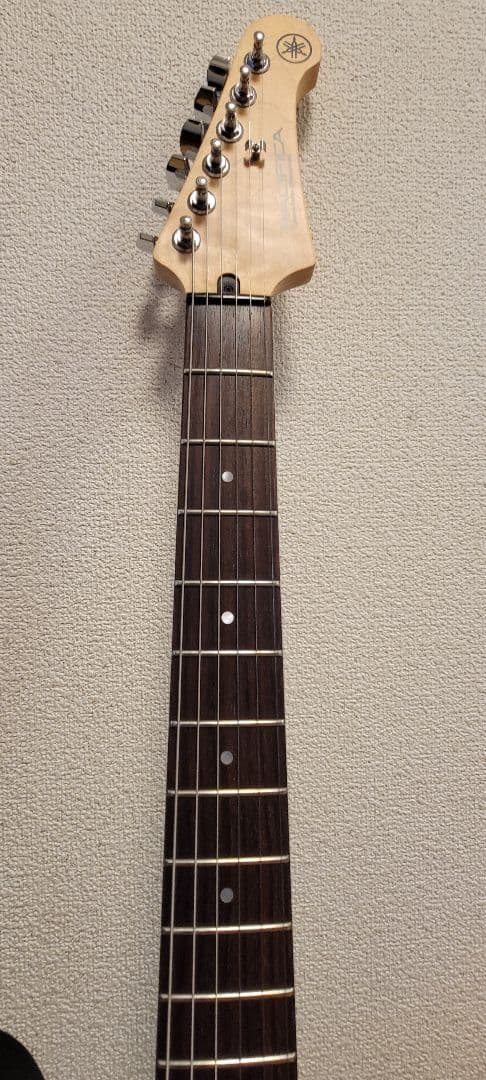 pecifica012エレキギター（ケース付き）＆アンプ