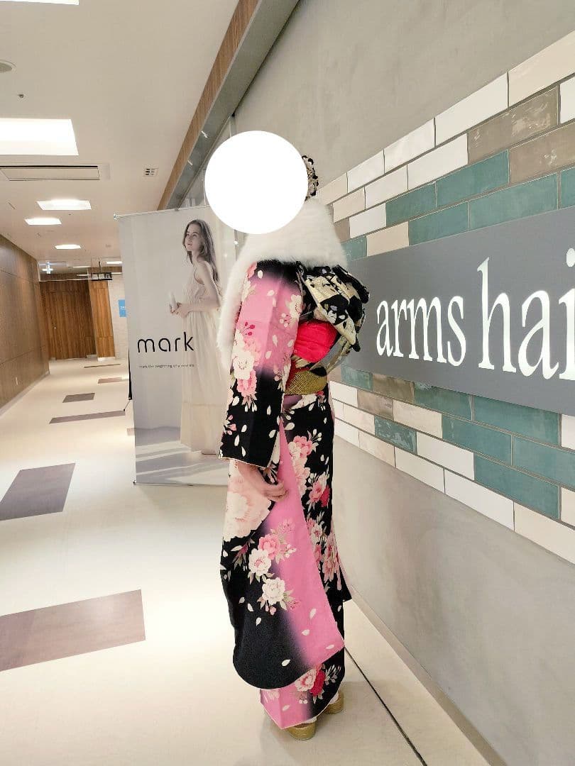 コタ　成人式振袖フルセット　黒地ピンク舞桜　金市松袋帯